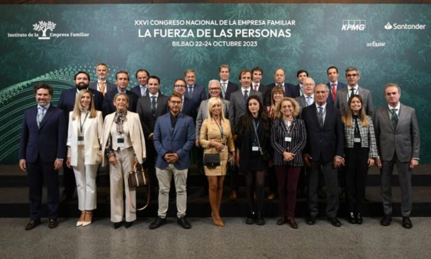 Una nutrida representación de la AEFA, presente en el XXVI Congreso Nacional de la Empresa Familiar