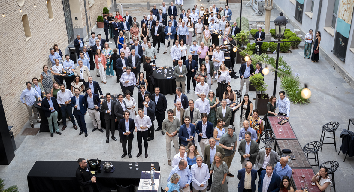 La cena de confraternización de la AEFA, ocasión excepcional para celebrar la aprobación de la Ley de Empresa Familiar de Aragón con los asociados